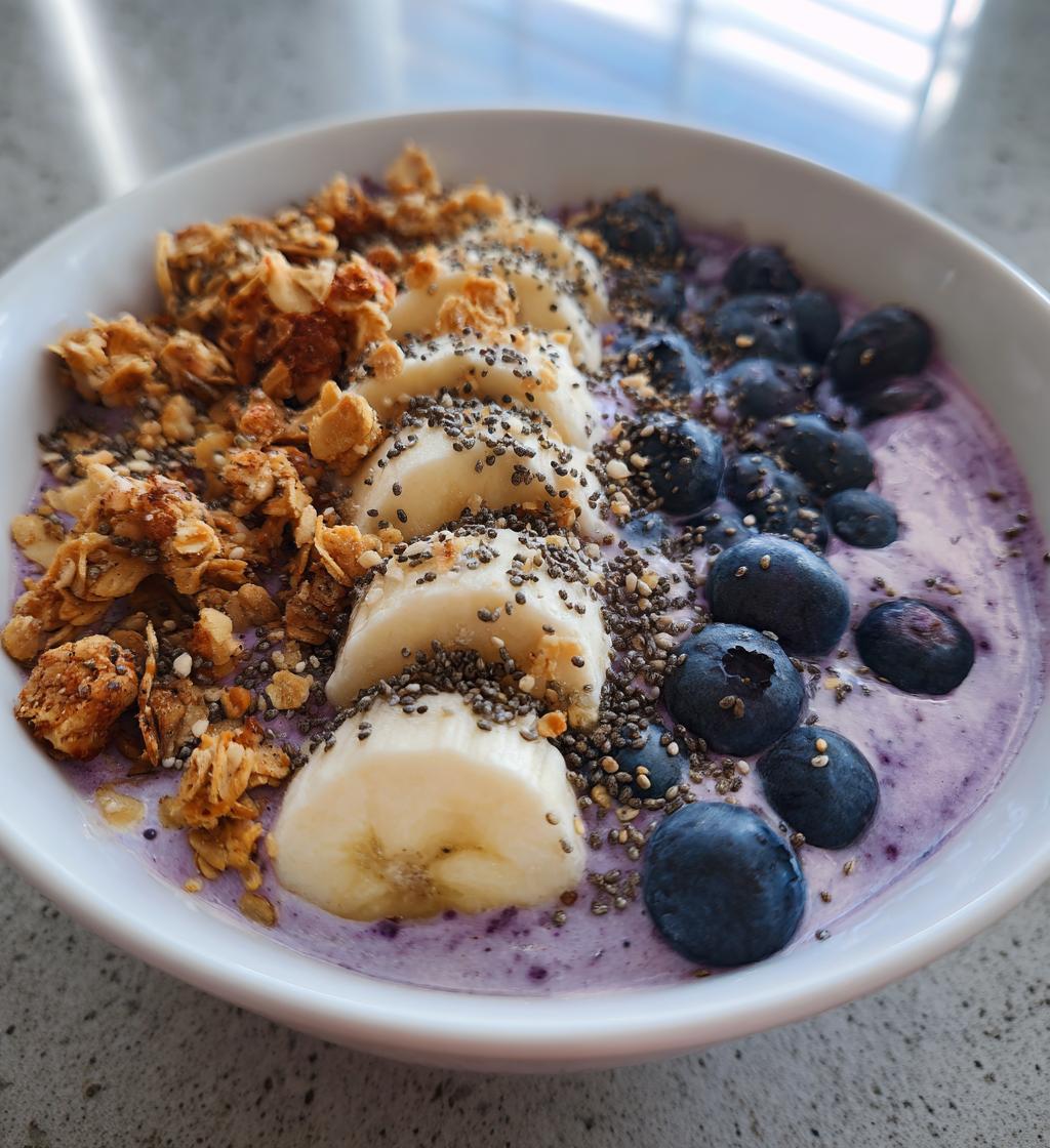 blueberry smoothie bowl - detail 1
