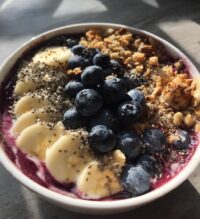 blueberry smoothie bowl