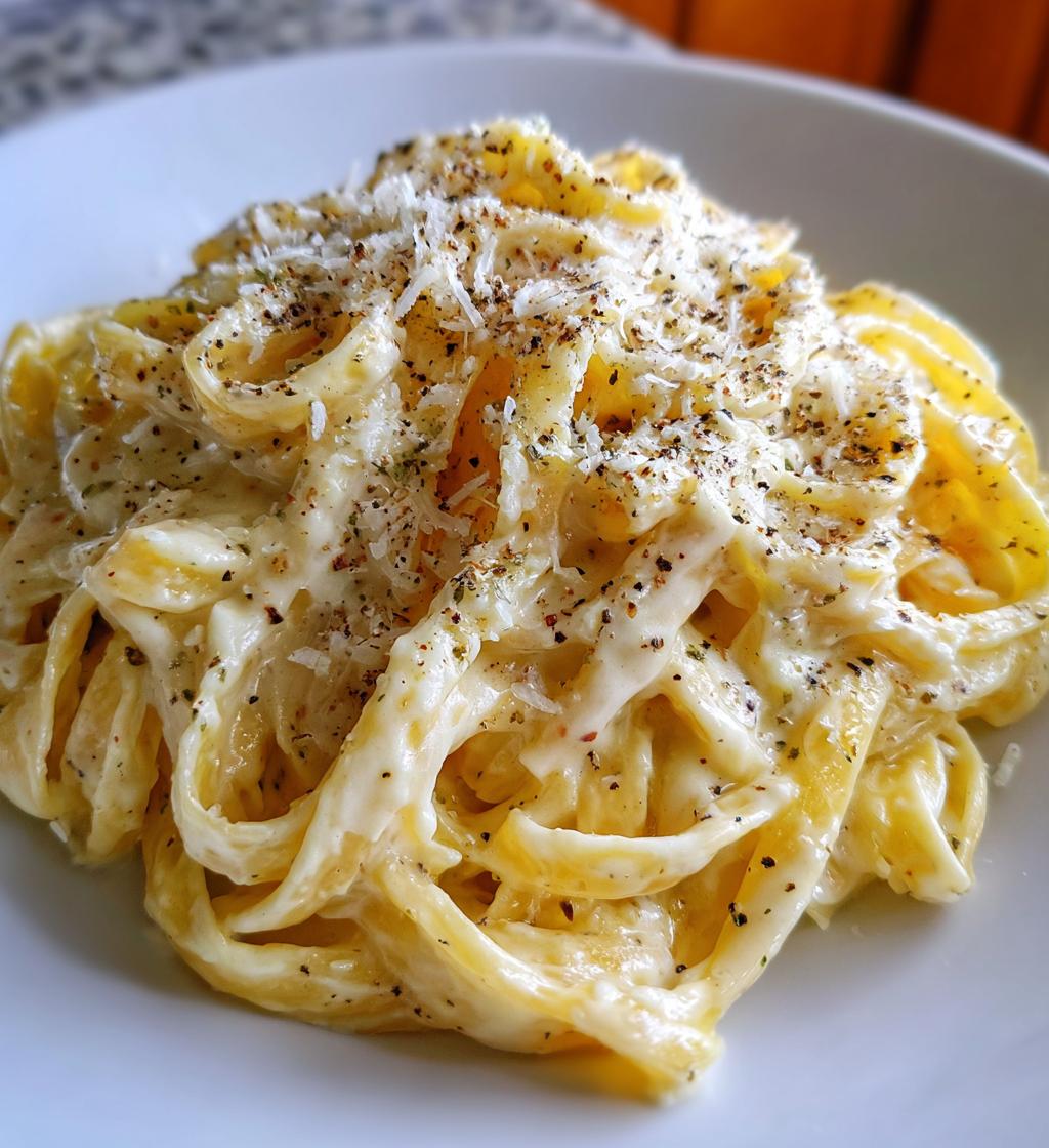 copycat olive garden alfredo sauce - detail 1