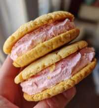 lemon sandwich cookies strawberry frosting