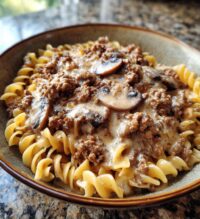 one pot ground beef stroganoff