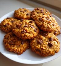 pumpkin chocolate chip oatmeal cookies