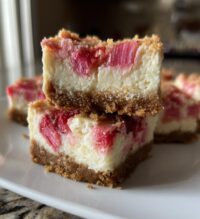 rhubarb cheesecake squares