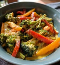 vegetable stir fry with peanut sauce