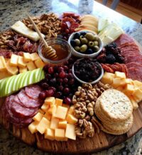 charcuterie board thanksgiving