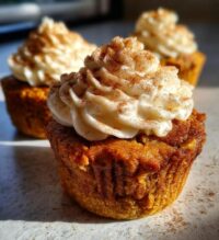 impossible pumpkin pie cupcakes