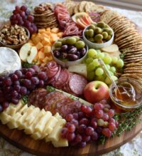 simple thanksgiving charcuterie board