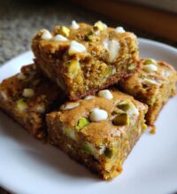 white chocolate pistachio blondies