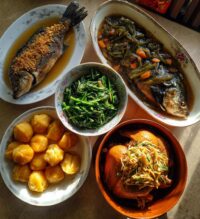 chinese new year dinner table