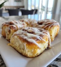 valentines cinnamon rolls